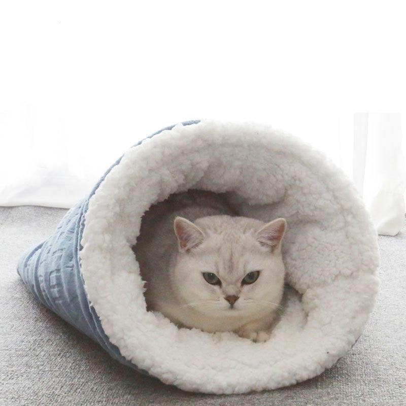 Super Cozy Christmas Cat Nest: Your Furry Friend's Ultimate Comfort Zone-2