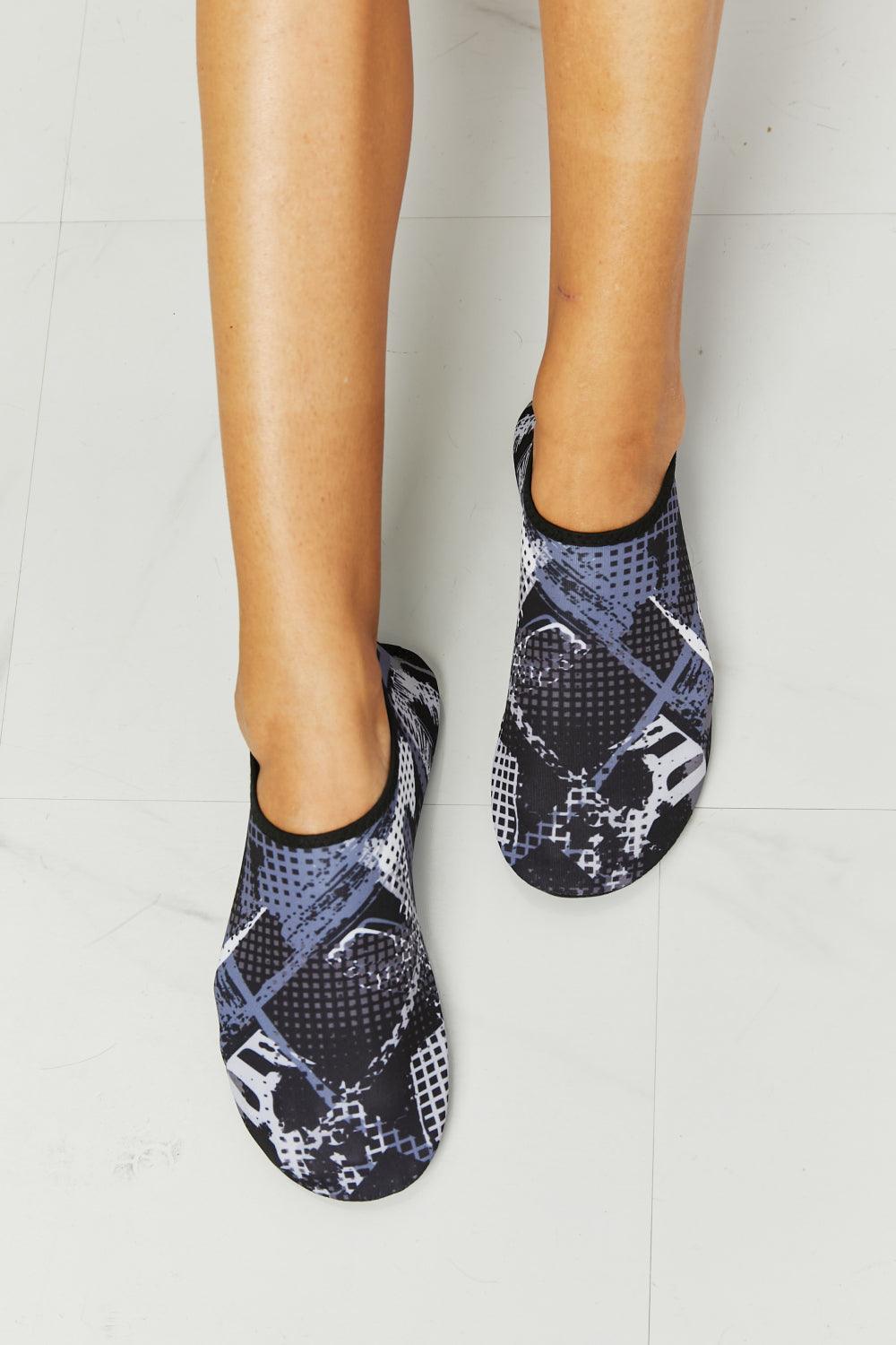 MMshoes On the Shore Water Shoes in Black Pattern - SteelBlue